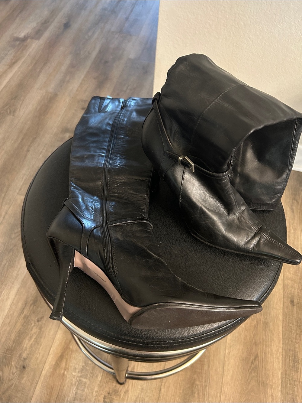 Kenneth Cole Black Leather Pointed-Toe Stiletto Knee Boots